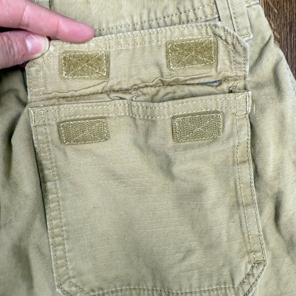 EUC Men's EDDIE BAUER Tan Cargo 11" Shorts Many Pockets‎ | Size 30 - Picture 3 of 10